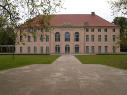 Schloss Schönhausen, Gartenseite